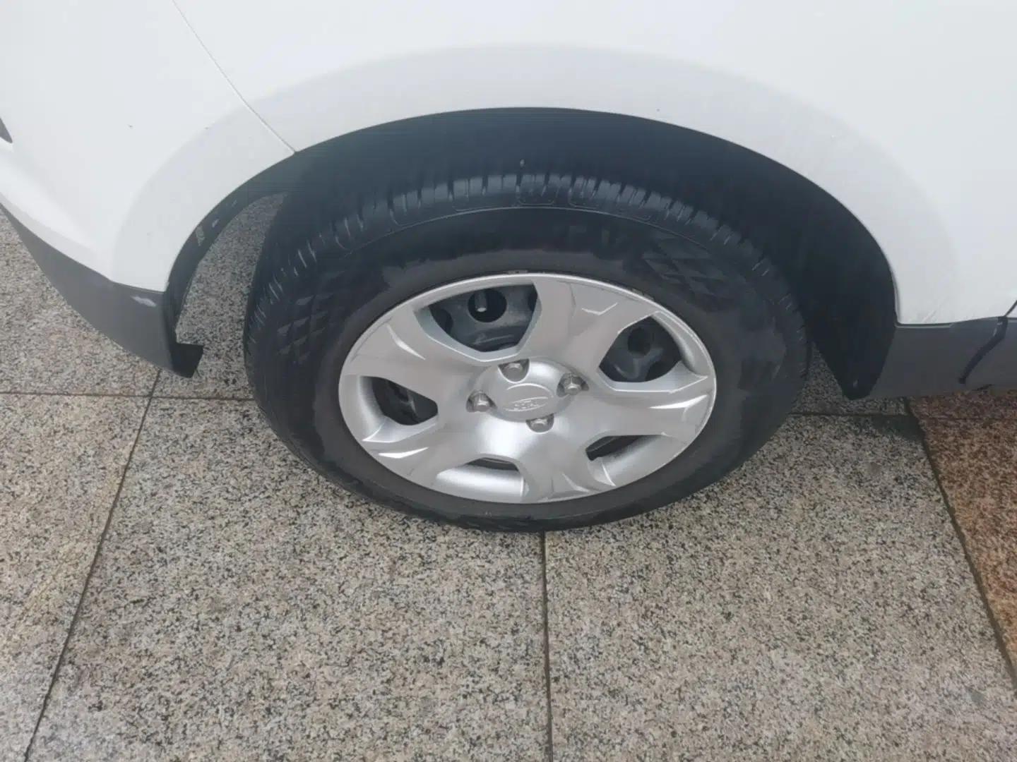 Ford EcoSport 2013 1.5L Manual Comfort Model — миниатюра 10