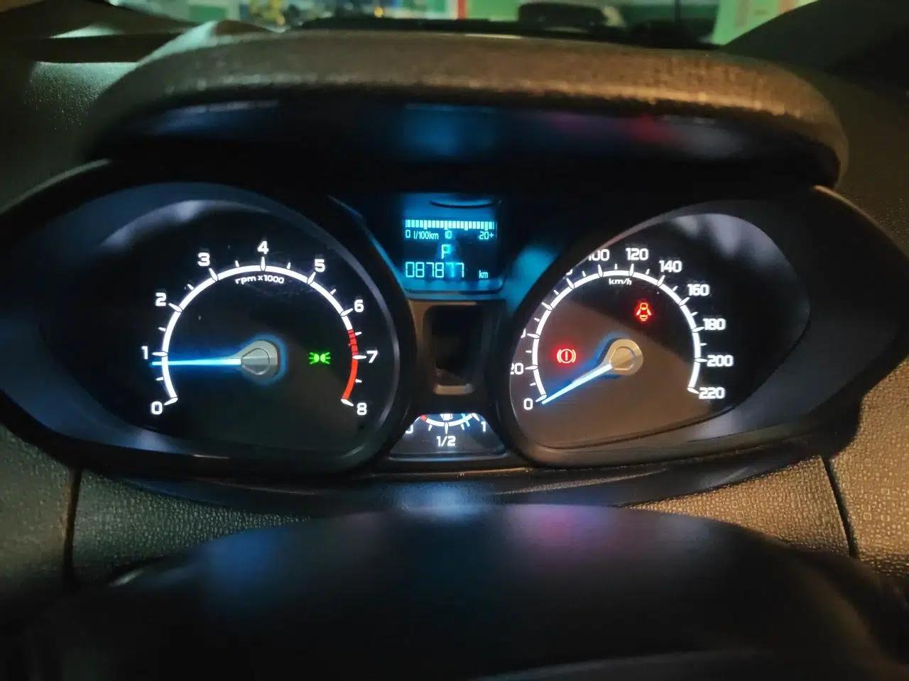 Ford EcoSport 2013 1.5L Automatic Fashion Model — миниатюра 11
