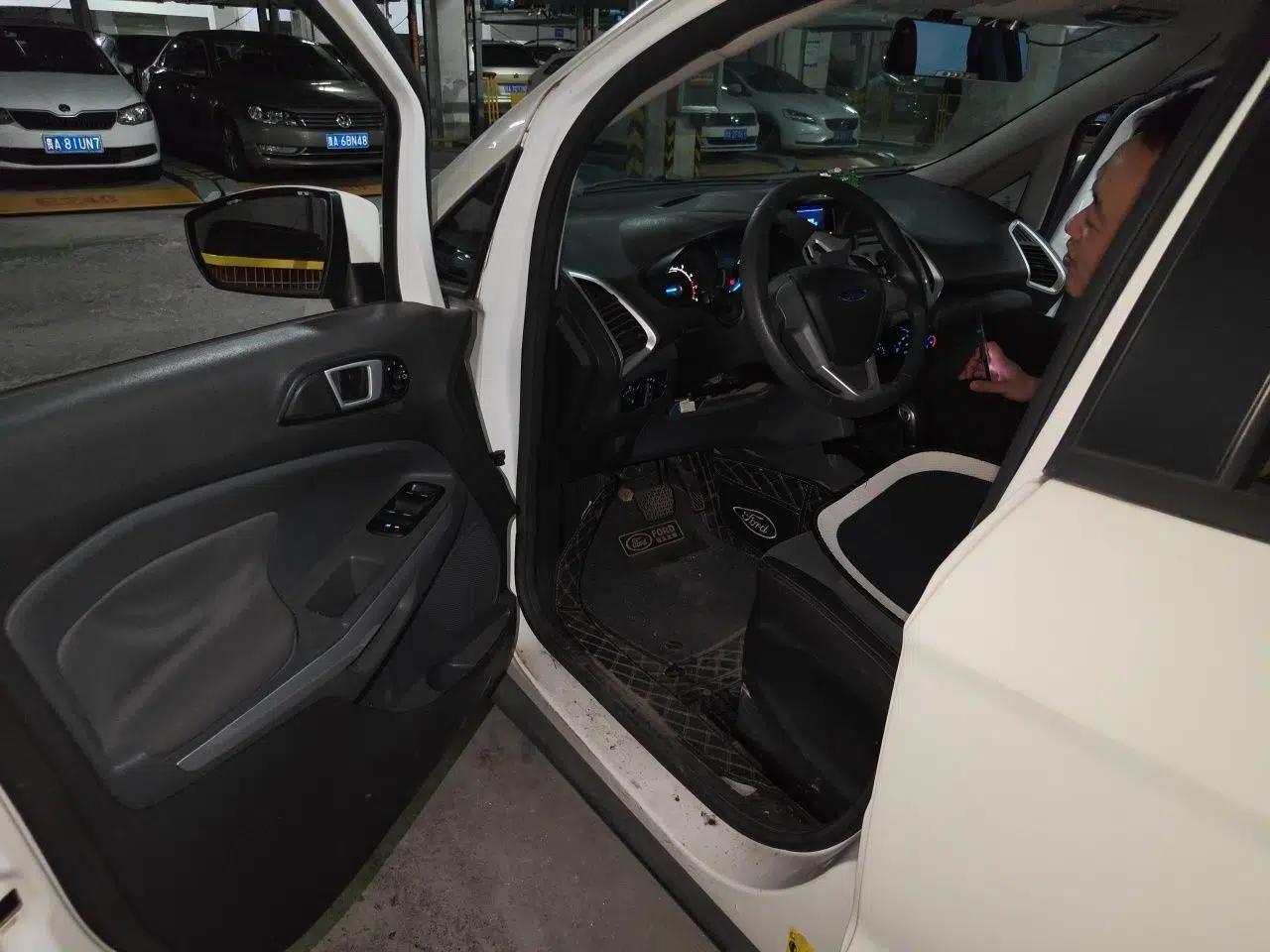 Ford EcoSport 2013 1.5L Automatic Fashion Model — миниатюра 16
