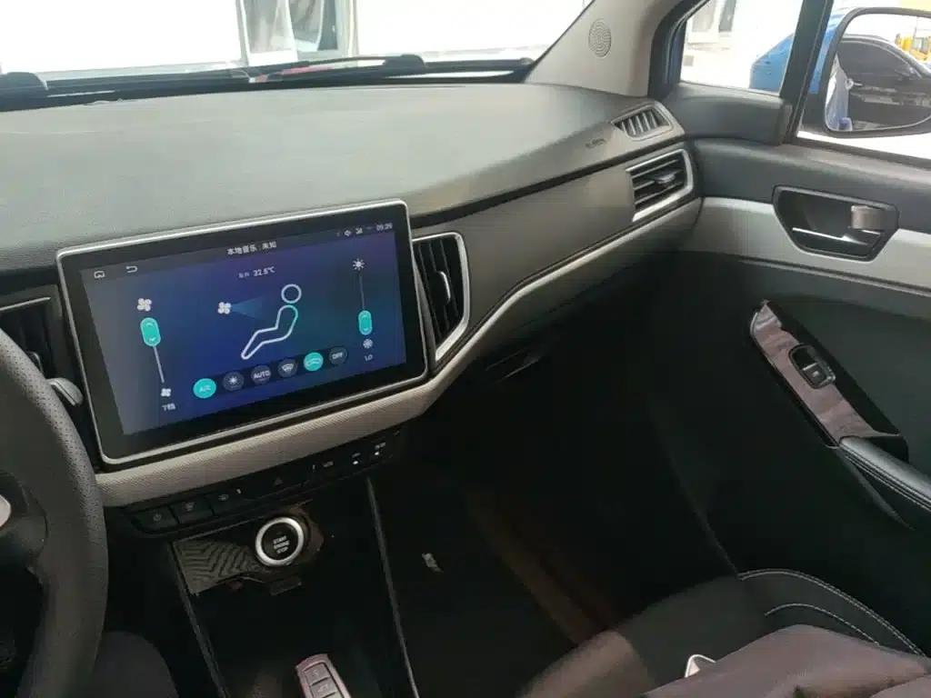 Nezha N01 2020 Model 380V — миниатюра 13