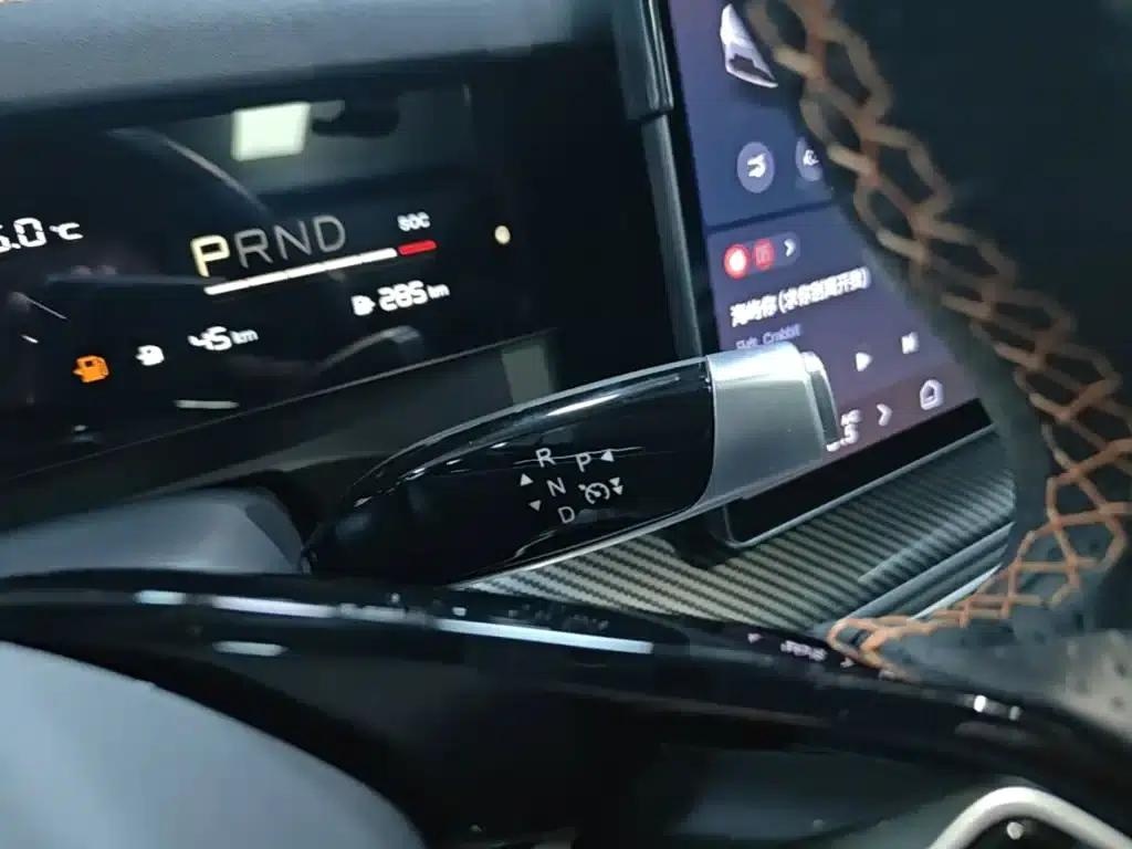 Nezha L 2024 Range Extender 310 Flash Charge Red Edition — миниатюра 14