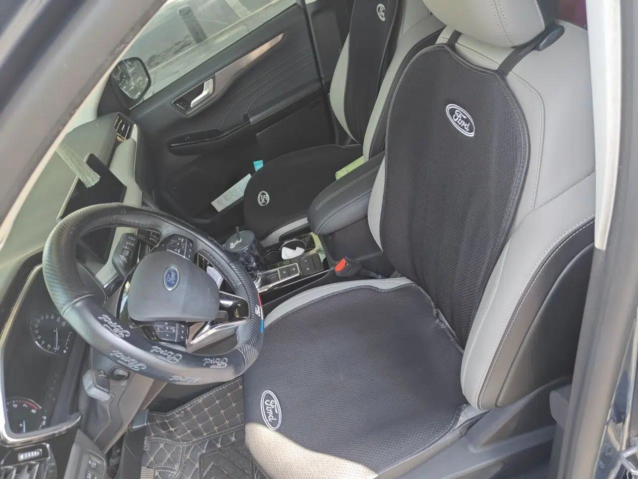 Ford Escape 2020 EcoBoost 245 Two-Wheel-Drive Titanium Edition — миниатюра 15