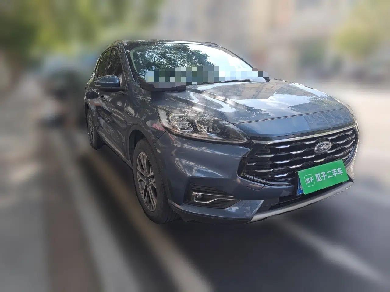 Ford Escape 2020 EcoBoost 245 Two-Wheel-Drive Titanium Edition — миниатюра 3