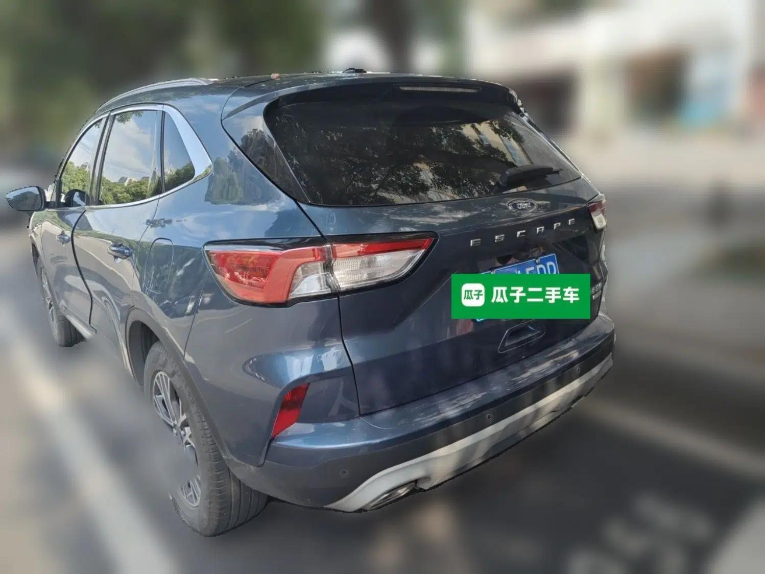 Ford Escape 2020 EcoBoost 245 Two-Wheel-Drive Titanium Edition — миниатюра 4