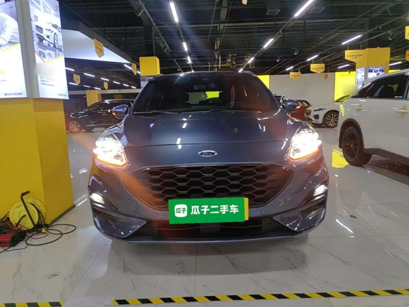 Ford Escape 2020 EcoBoost 245 Four-Wheel Drive ST-LINE Deluxe Edition — миниатюра 2