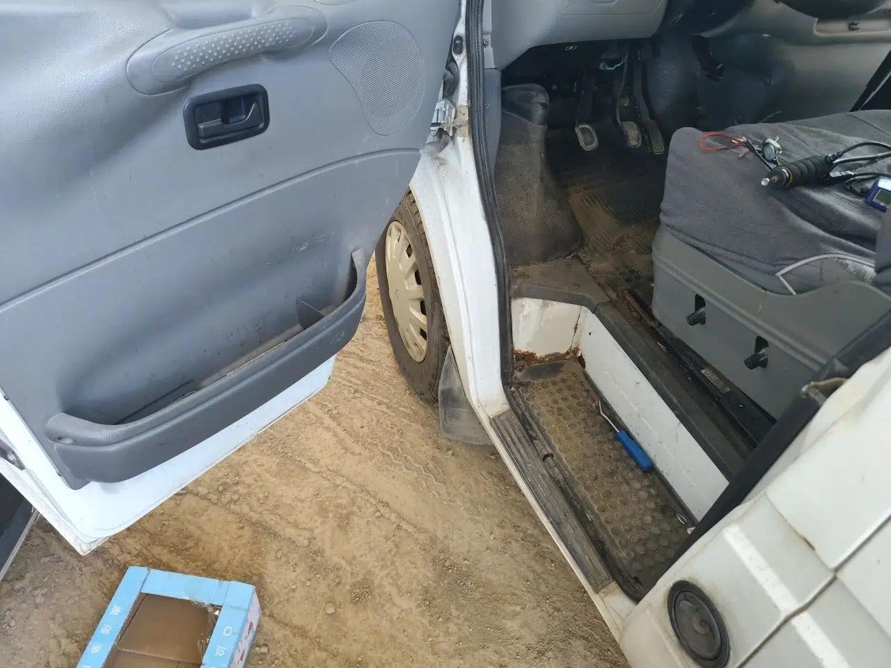 Ford Classic Transit 2013 2.8T Revised Diesel Standard Version with Long Wheelbase and High Roof – JX493ZLQ4 — миниатюра 16