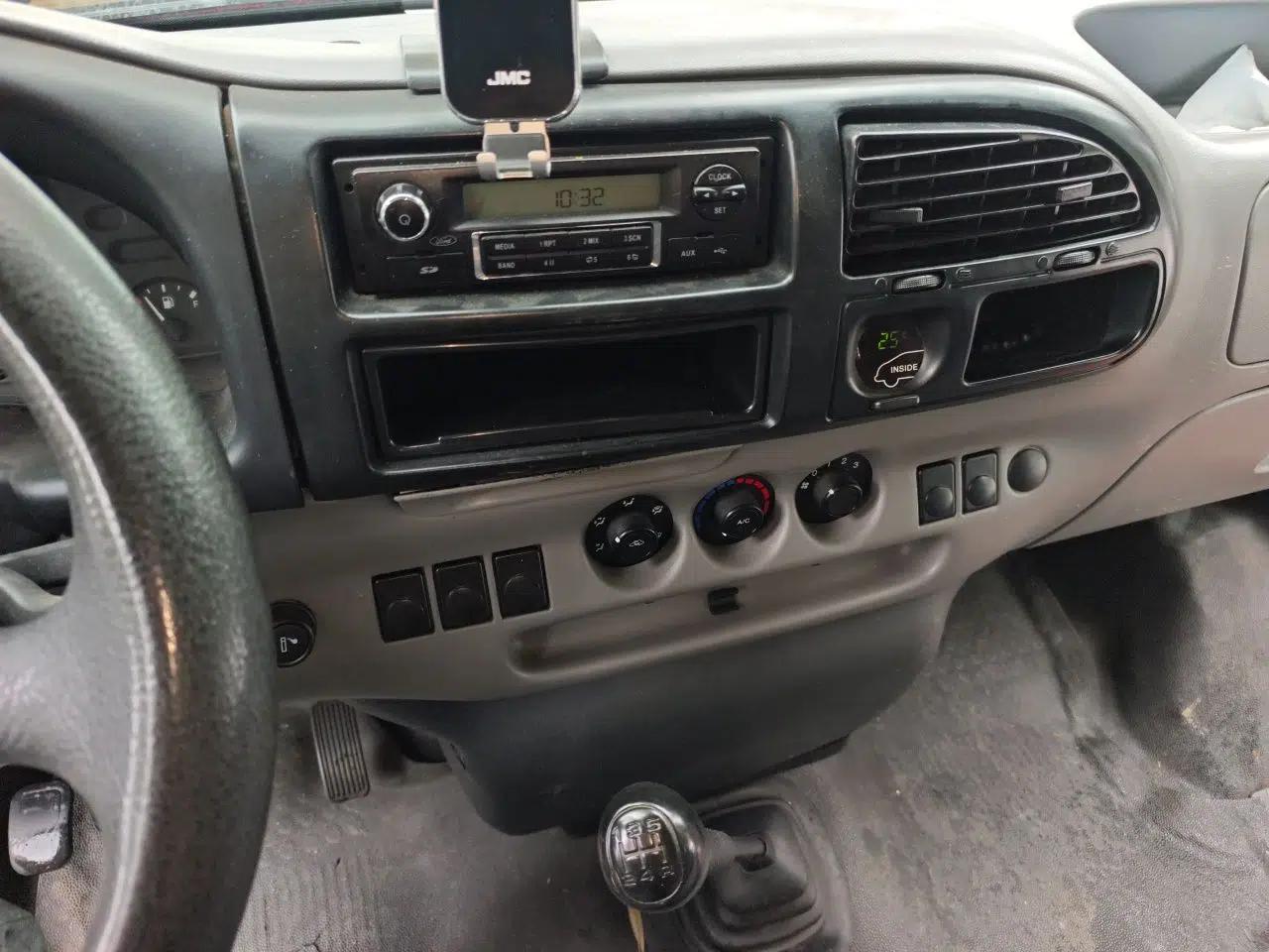 Ford Classic Transit 2013 2.8T Diesel Van Short Wheelbase Mid-Roof JX493ZLQ4 — миниатюра 13