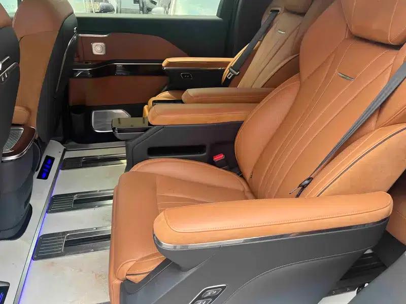 Hongqi HQ9 PHEV 2024 AWD Luxury Edition — миниатюра 12