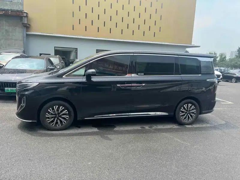 Hongqi HQ9 PHEV 2024 AWD Luxury Edition — миниатюра 4