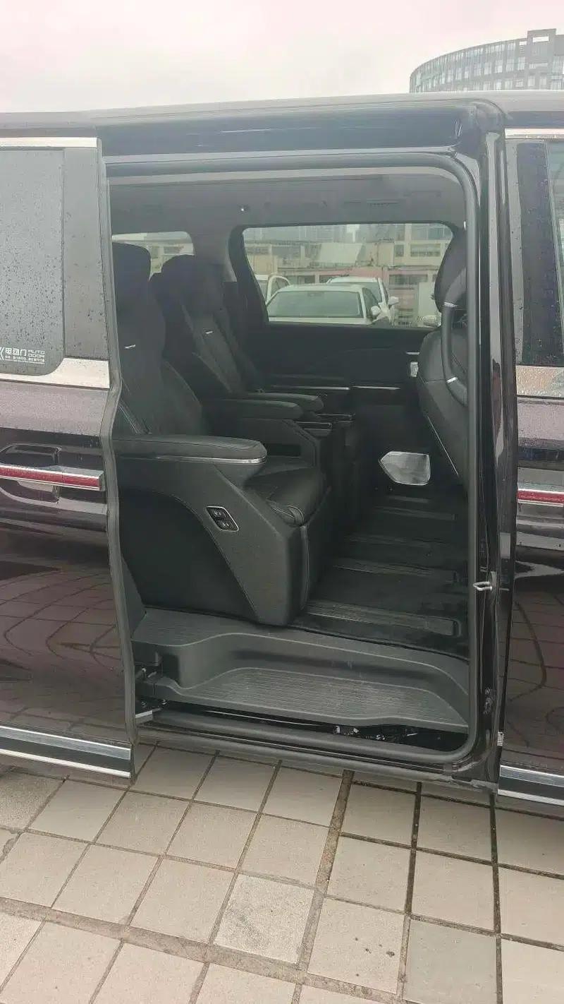 Hongqi HQ9 PHEV 2024 AWD Luxury Edition — миниатюра 11