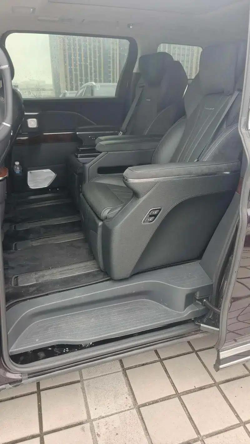 Hongqi HQ9 PHEV 2024 AWD Luxury Edition — миниатюра 17