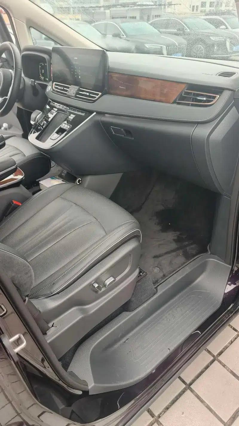 Hongqi HQ9 PHEV 2024 AWD Luxury Edition — миниатюра 8