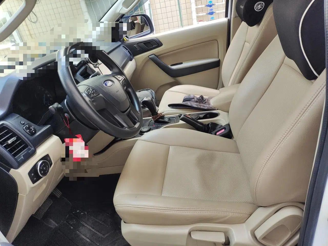Ford Everest 2016 2.0T Gasoline Automatic 4x4 Elite Edition — миниатюра 15