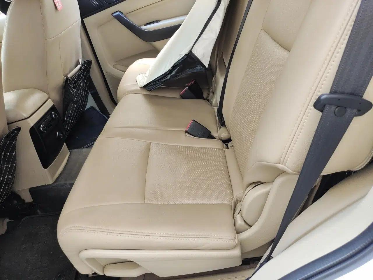 Ford Everest 2016 2.0T Gasoline Automatic 4x4 Elite Edition — миниатюра 17