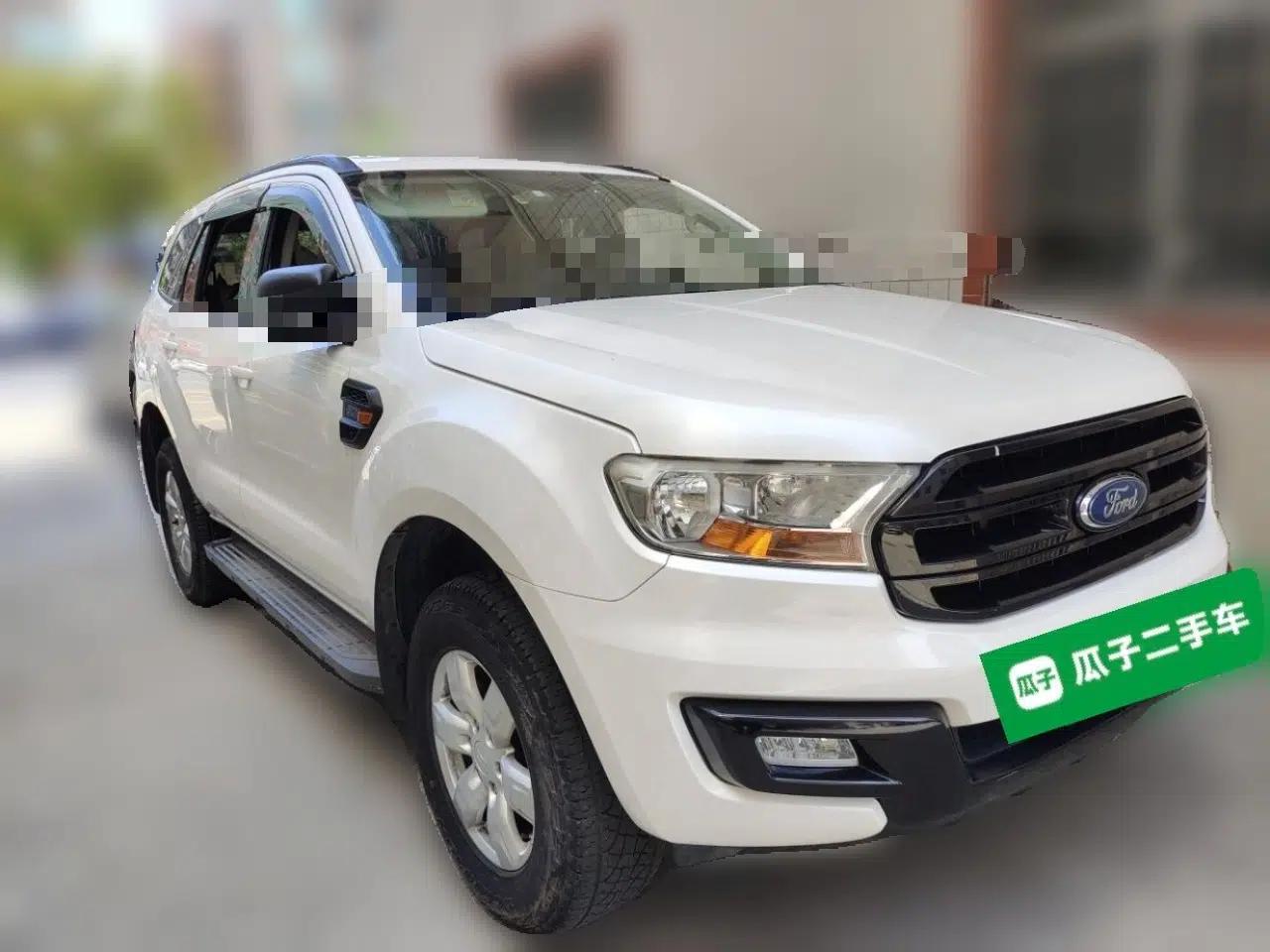 Ford Everest 2016 2.0T Gasoline Automatic 4x4 Elite Edition — миниатюра 3