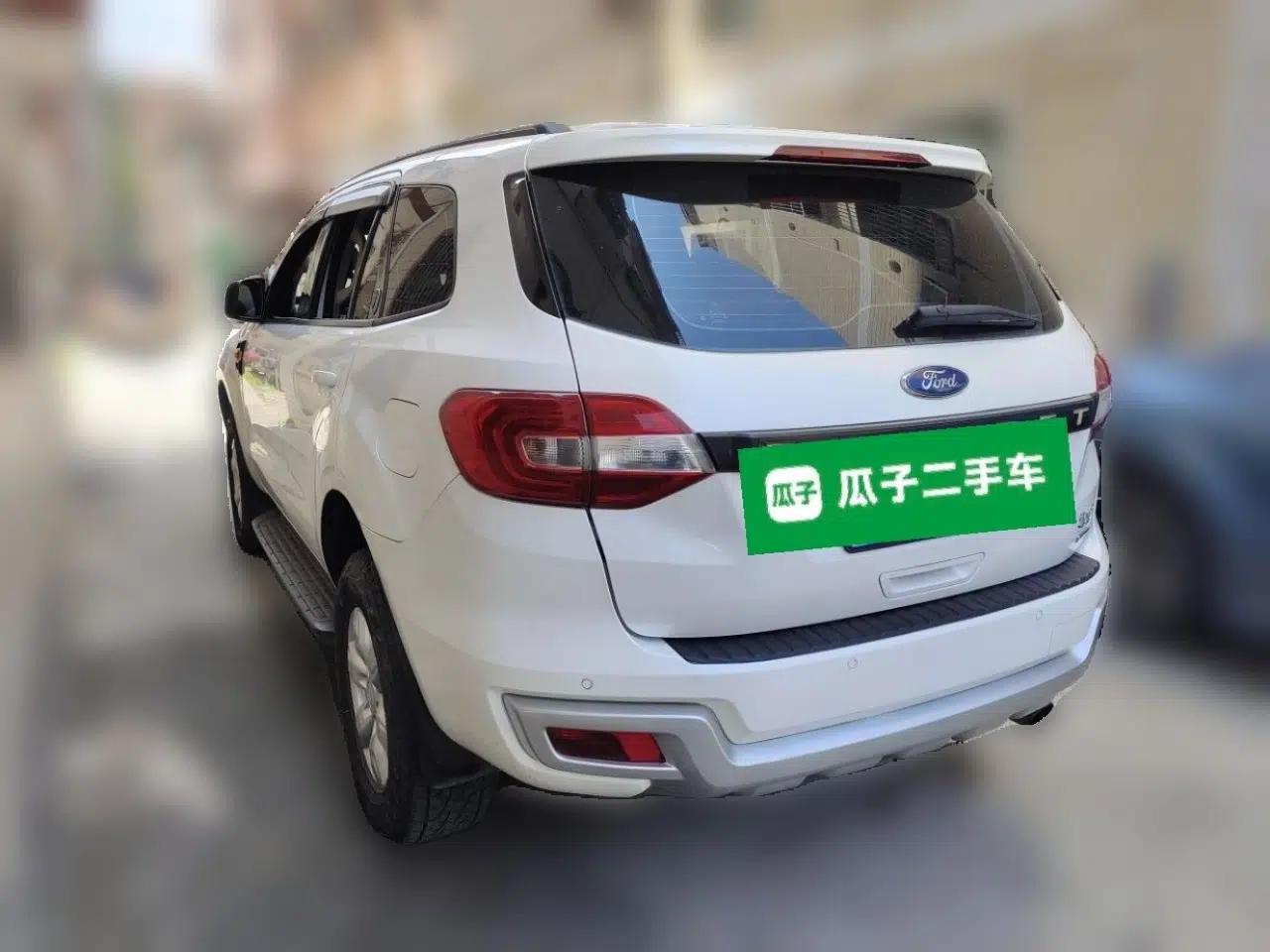 Ford Everest 2016 2.0T Gasoline Automatic 4x4 Elite Edition — миниатюра 4