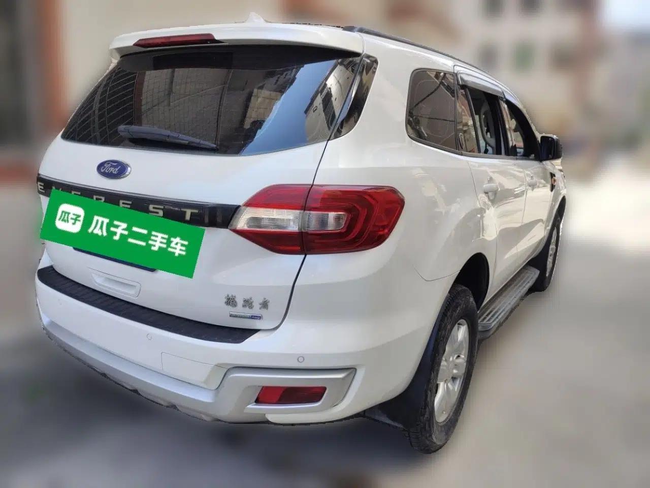 Ford Everest 2016 2.0T Gasoline Automatic 4x4 Elite Edition — миниатюра 6
