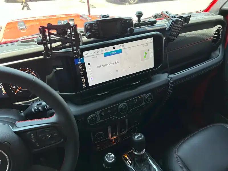 2024 Jeep Wrangler 2.0T Rubicon 2-Door — миниатюра 11