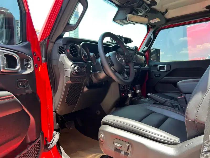 2024 Jeep Wrangler 2.0T Rubicon 2-Door — миниатюра 18