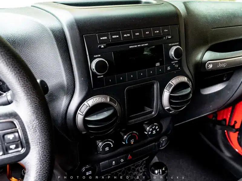 Jeep Wrangler 2016 3.6L Automatic 4WD 4-seater Parallel Import — миниатюра 5