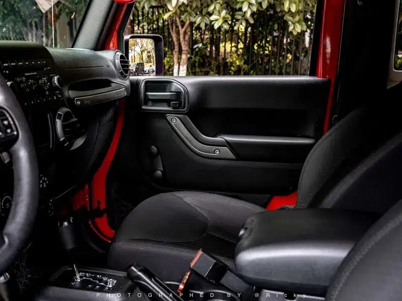 Jeep Wrangler 2016 3.6L Automatic 4WD 4-seater Parallel Import — миниатюра 6