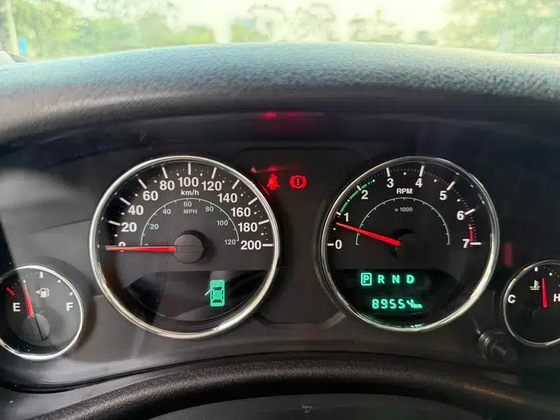 2017 Jeep Wrangler 3.0L Sahara Four-Door Comfort Edition — миниатюра 13