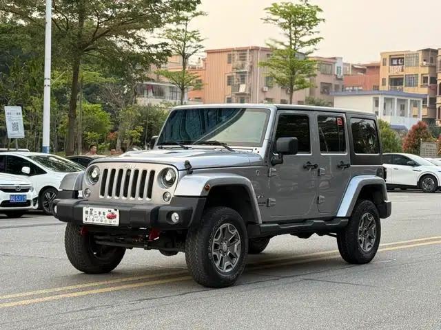2017 Jeep Wrangler 3.0L Sahara Four-Door Comfort Edition