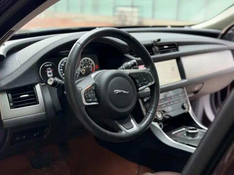 Jaguar XFL 2020 2.0T P250 AWD Premium Edition — миниатюра 8
