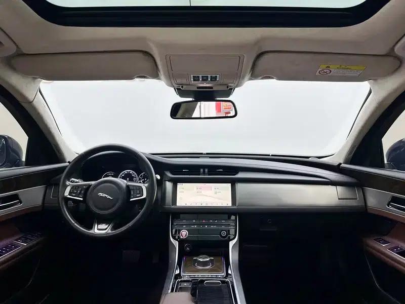 Jaguar XFL 2020 2.0T P250 AWD Premium Edition — миниатюра 11