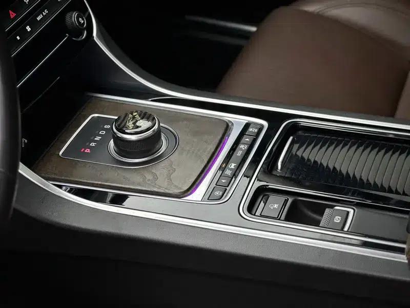 Jaguar XFL 2020 2.0T P250 AWD Premium Edition — миниатюра 14