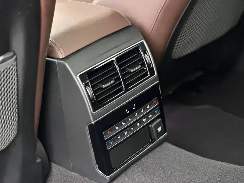Jaguar XFL 2020 2.0T P250 AWD Premium Edition — миниатюра 10