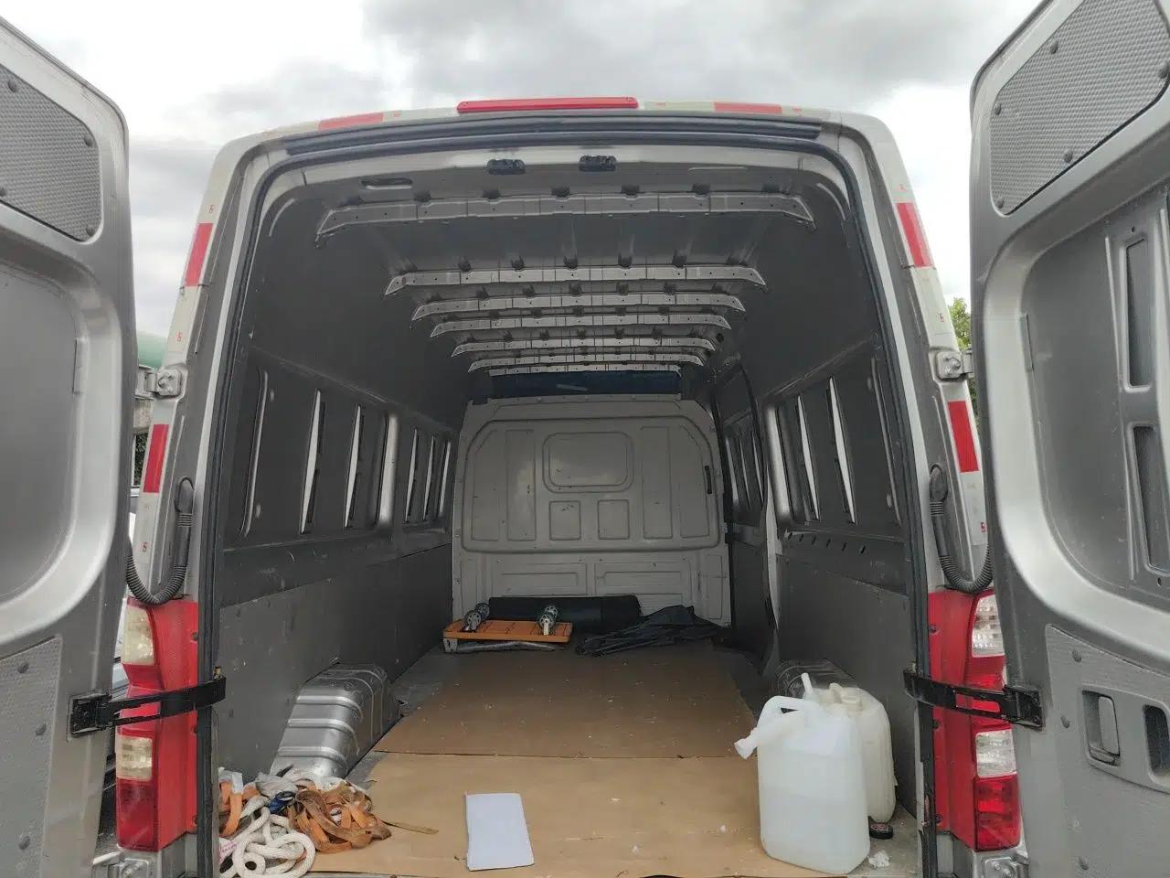 Foton Toano 2023 2.0T Manual Jixiang Van Extended Wheelbase Mid-Roof Design Rear Single Tire 3-Seater — миниатюра 19