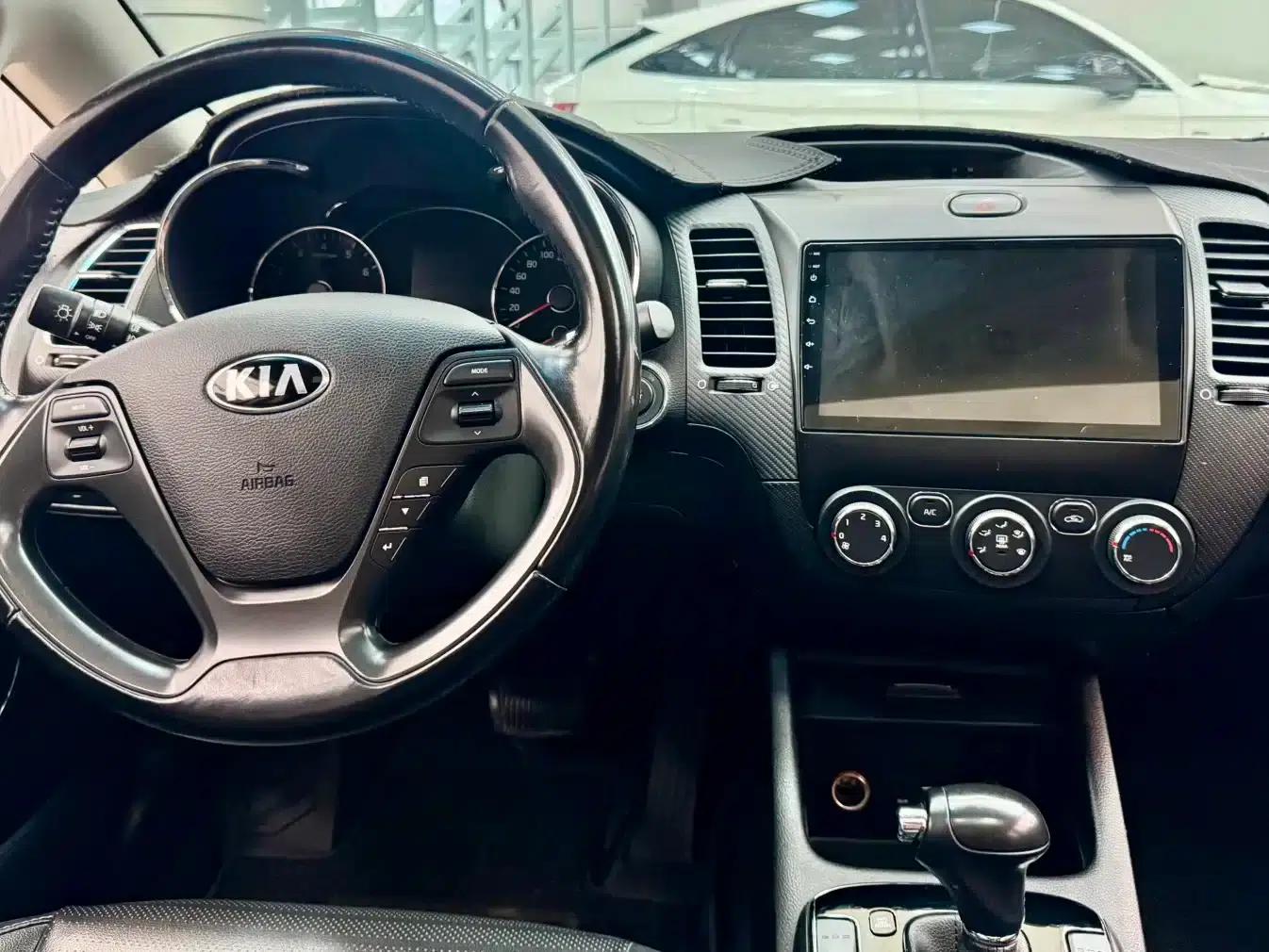 Kia K3 2017 1.6L Automatic 15th Anniversary Special Edition GLS — миниатюра 20