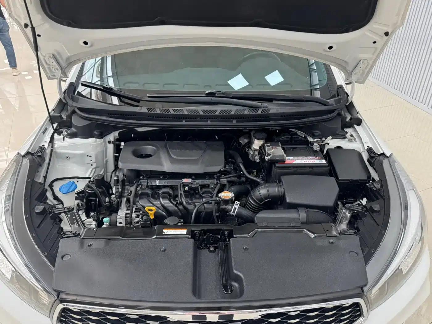 Kia K3 2017 1.6L Automatic 15th Anniversary Special Edition GLS — миниатюра 23