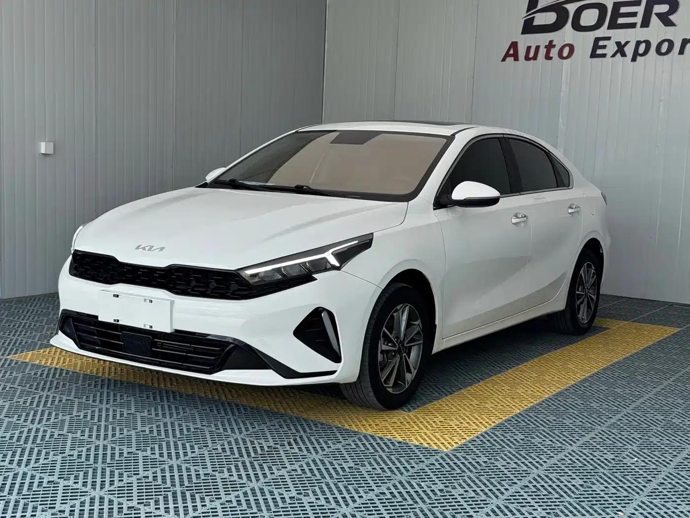 Kia K3 2023 1.5L CVT Luxury Edition — миниатюра 1
