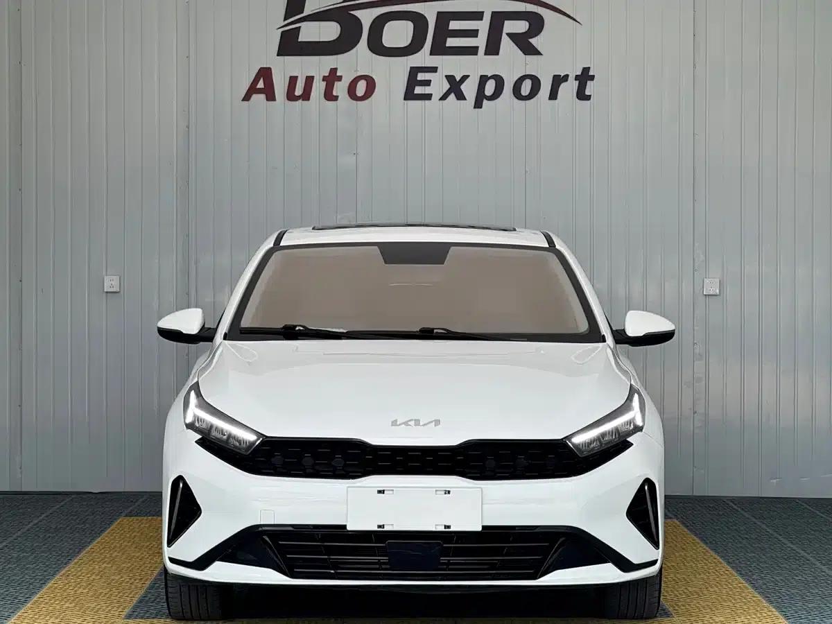 Kia K3 2023 1.5L CVT Luxury Edition — миниатюра 2