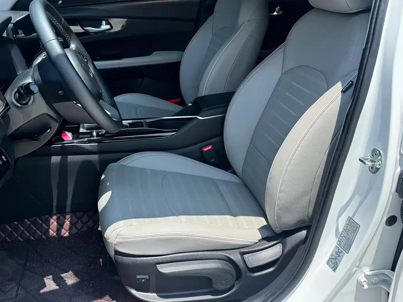 Kia K3 2023 1.5L CVT Luxury Edition — миниатюра 12