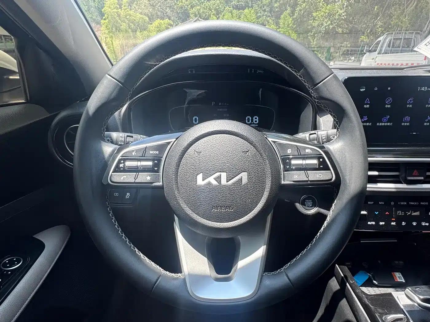 Kia K3 2023 1.5L CVT Luxury Edition — миниатюра 17