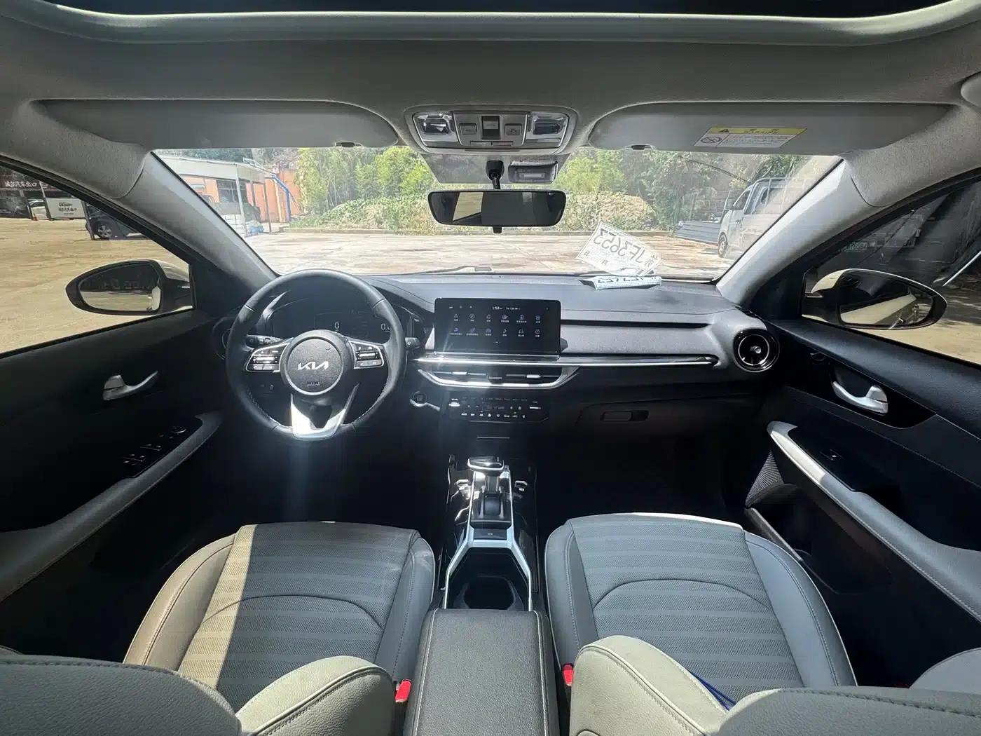 Kia K3 2023 1.5L CVT Luxury Edition — миниатюра 18