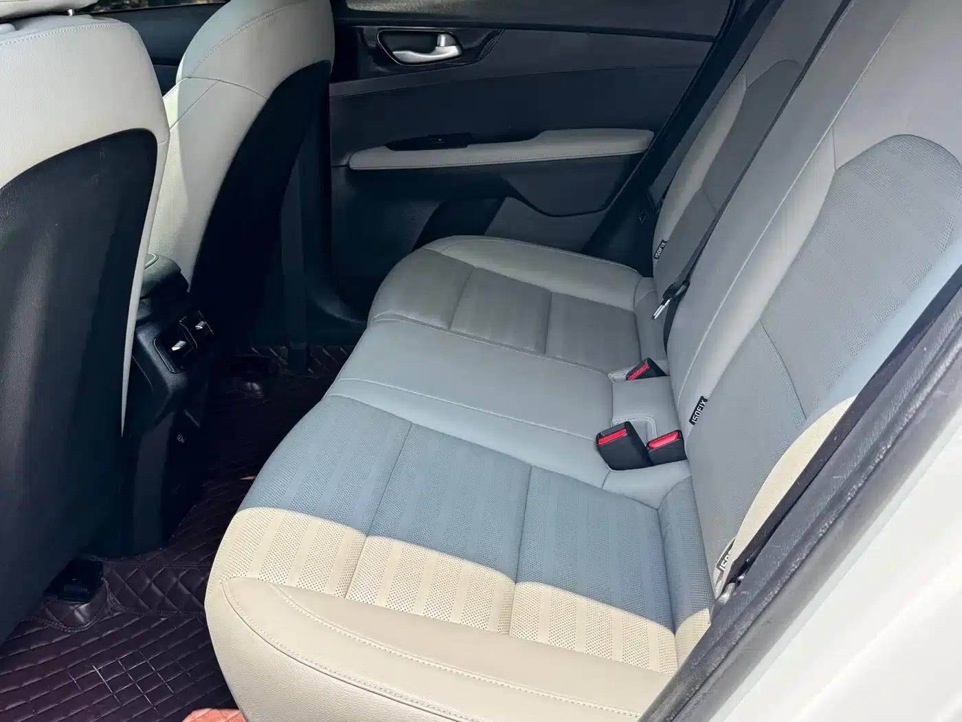 Kia K3 2023 1.5L CVT Luxury Edition — миниатюра 20