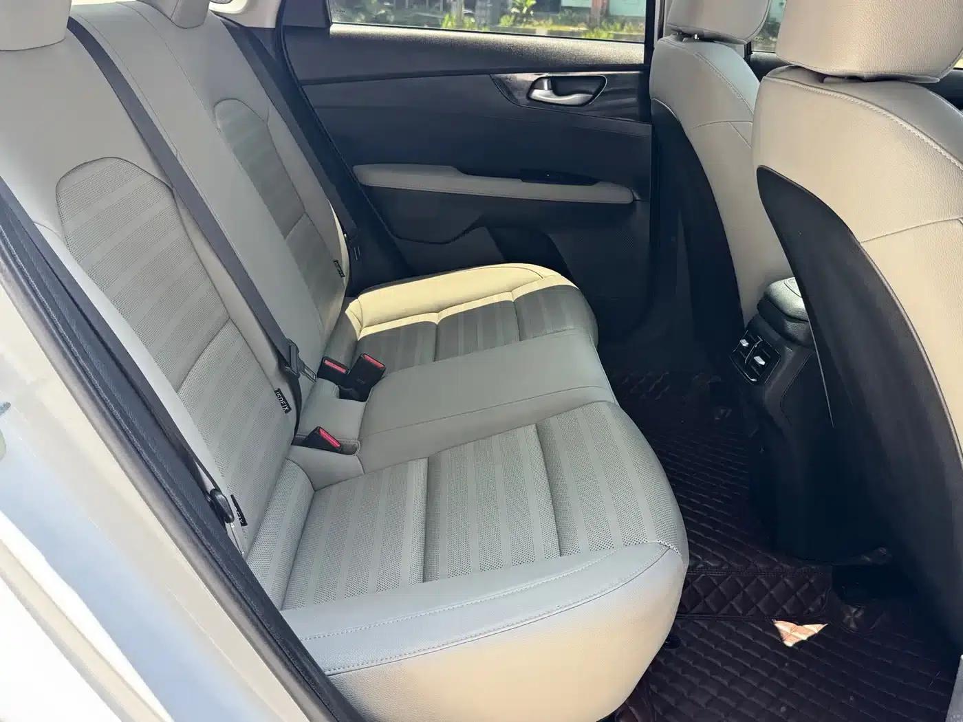 Kia K3 2023 1.5L CVT Luxury Edition — миниатюра 21