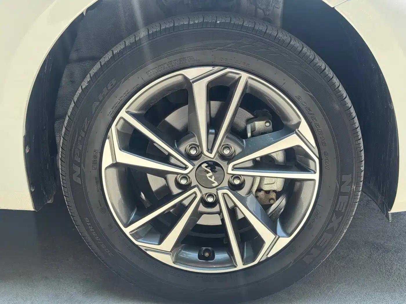 Kia K3 2023 1.5L CVT Luxury Edition — миниатюра 23