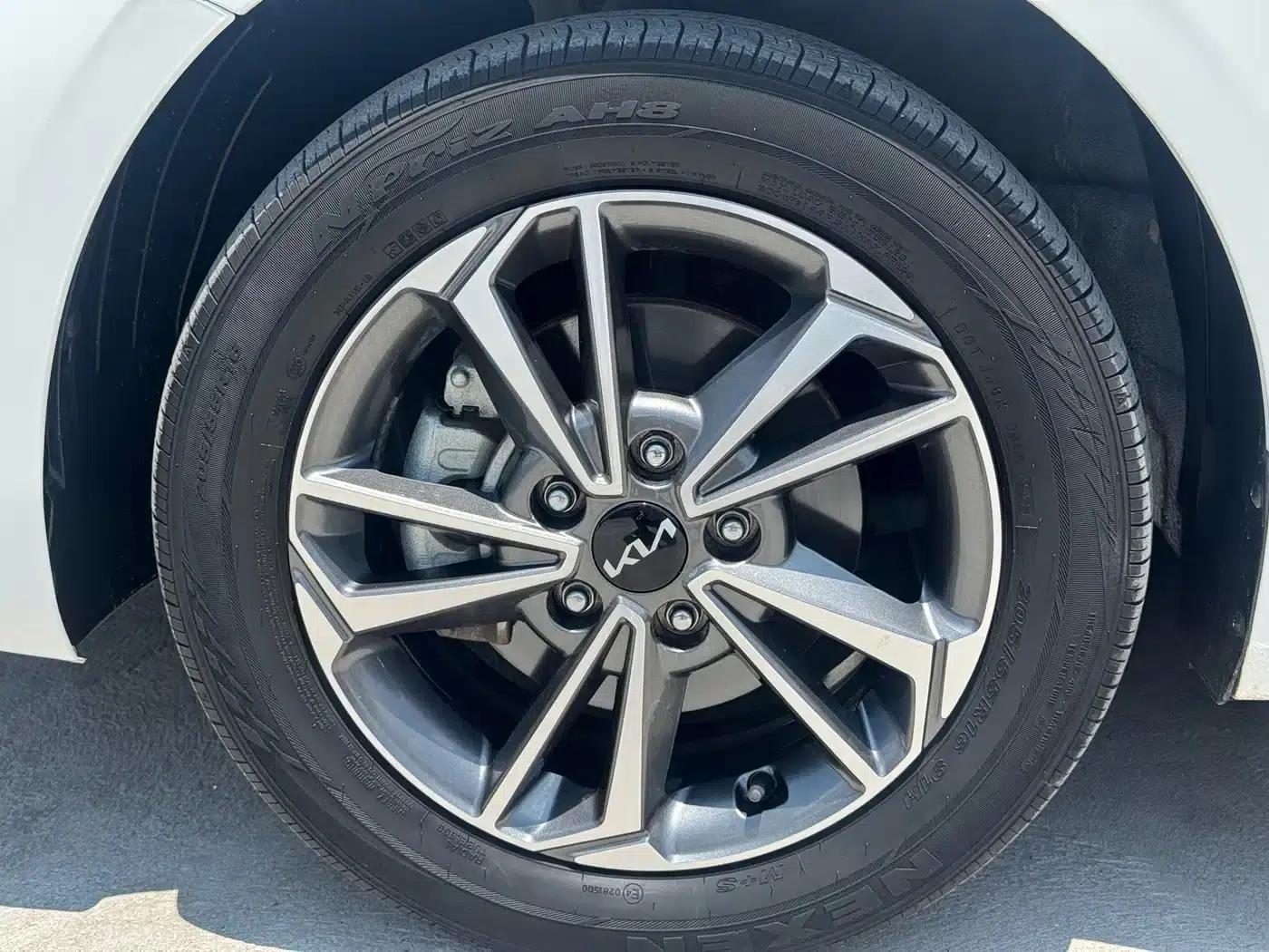 Kia K3 2023 1.5L CVT Luxury Edition — миниатюра 26