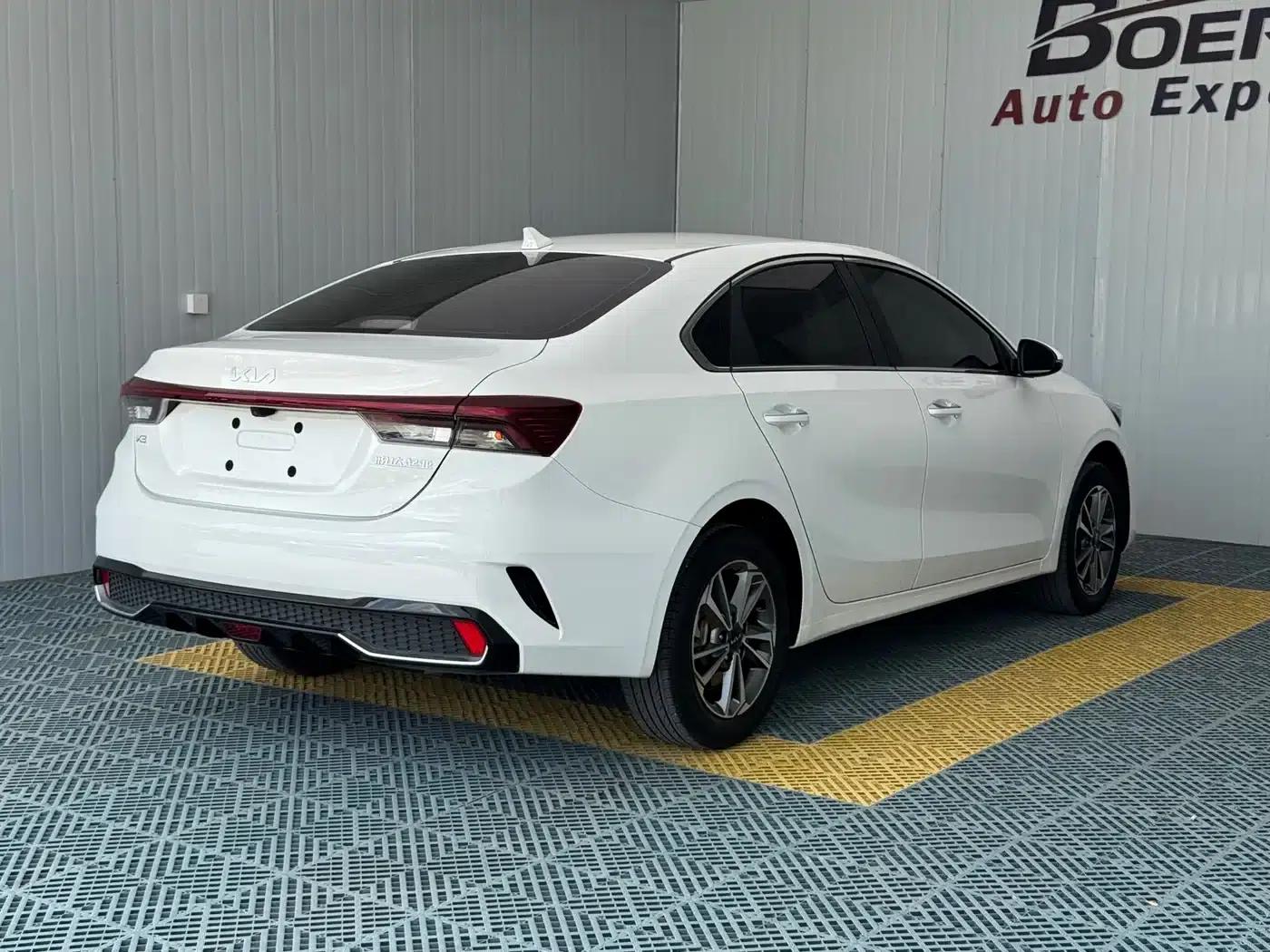 Kia K3 2023 1.5L CVT Luxury Edition — миниатюра 5