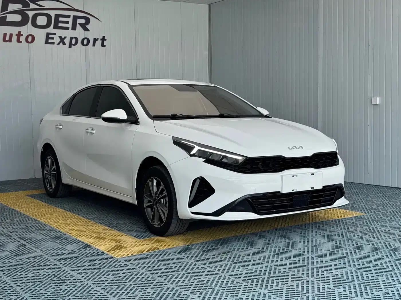 Kia K3 2023 1.5L CVT Luxury Edition — миниатюра 6