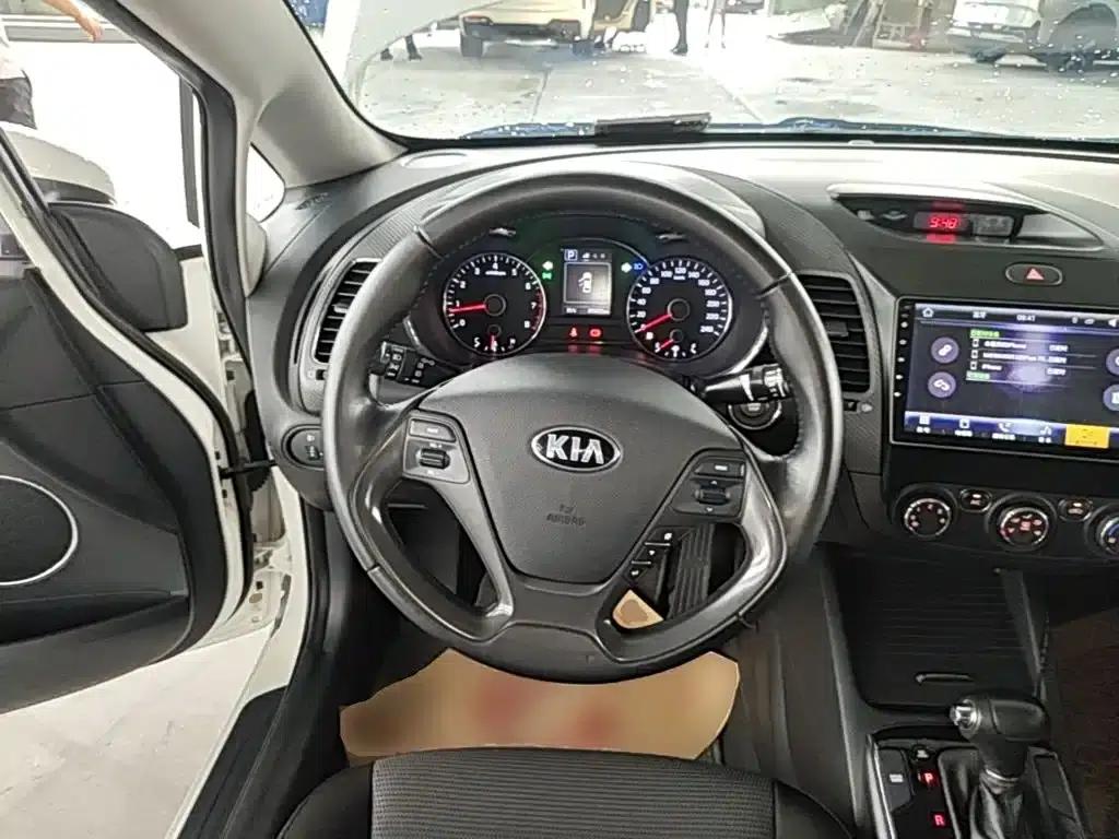 Kia K3 2016 1.6L Automatic GLS — миниатюра 11
