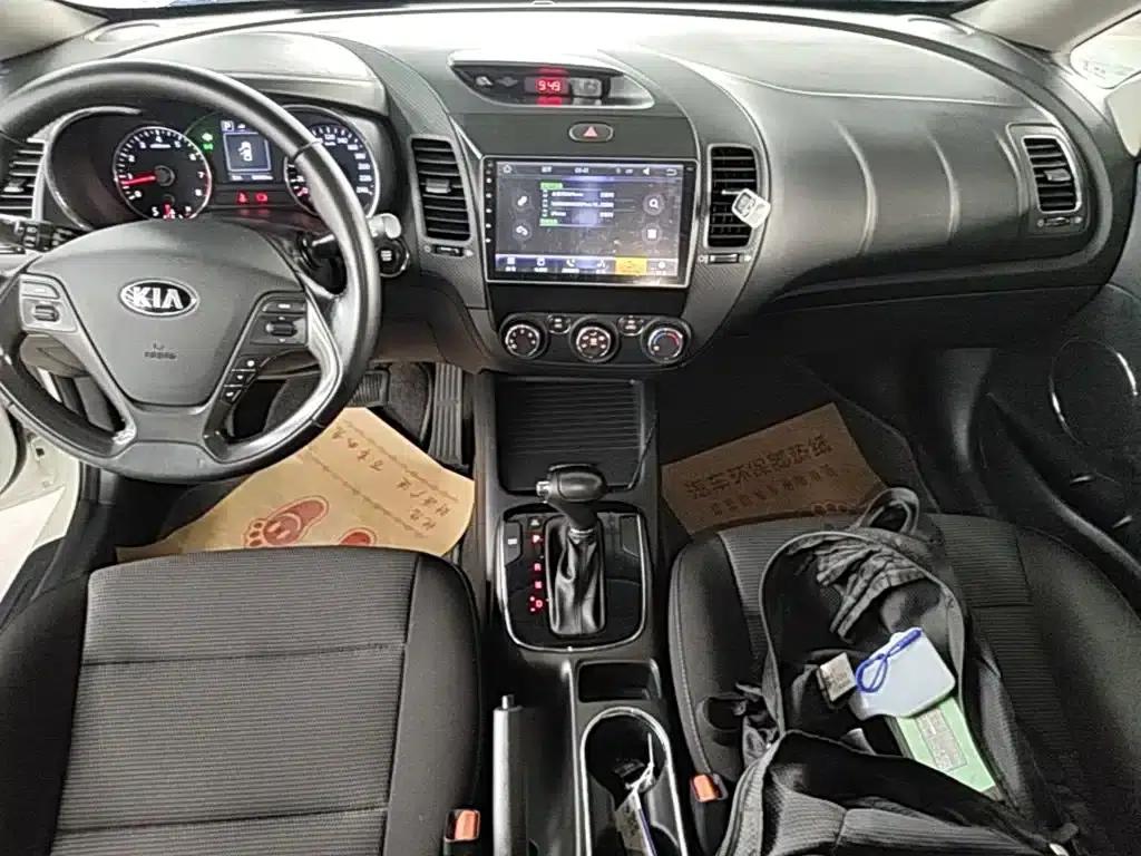 Kia K3 2016 1.6L Automatic GLS — миниатюра 13