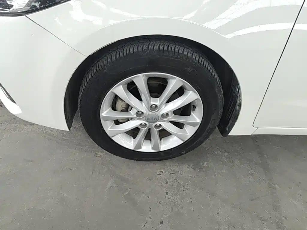 Kia K3 2016 1.6L Automatic GLS — миниатюра 23