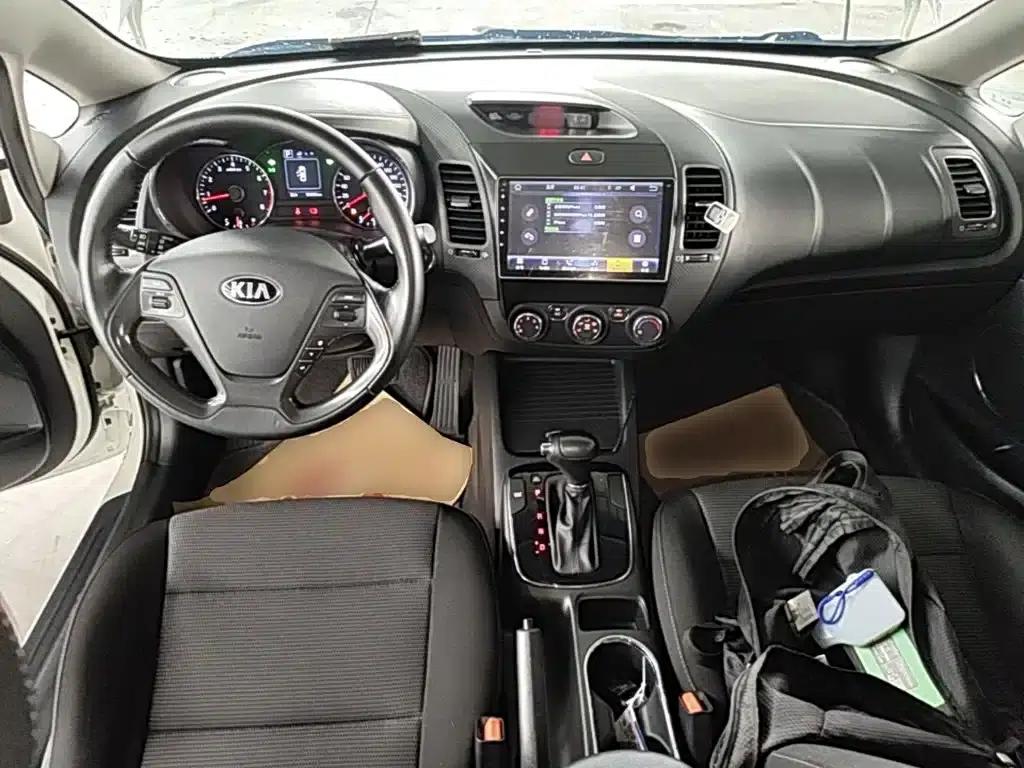 Kia K3 2016 1.6L Automatic GLS — миниатюра 10