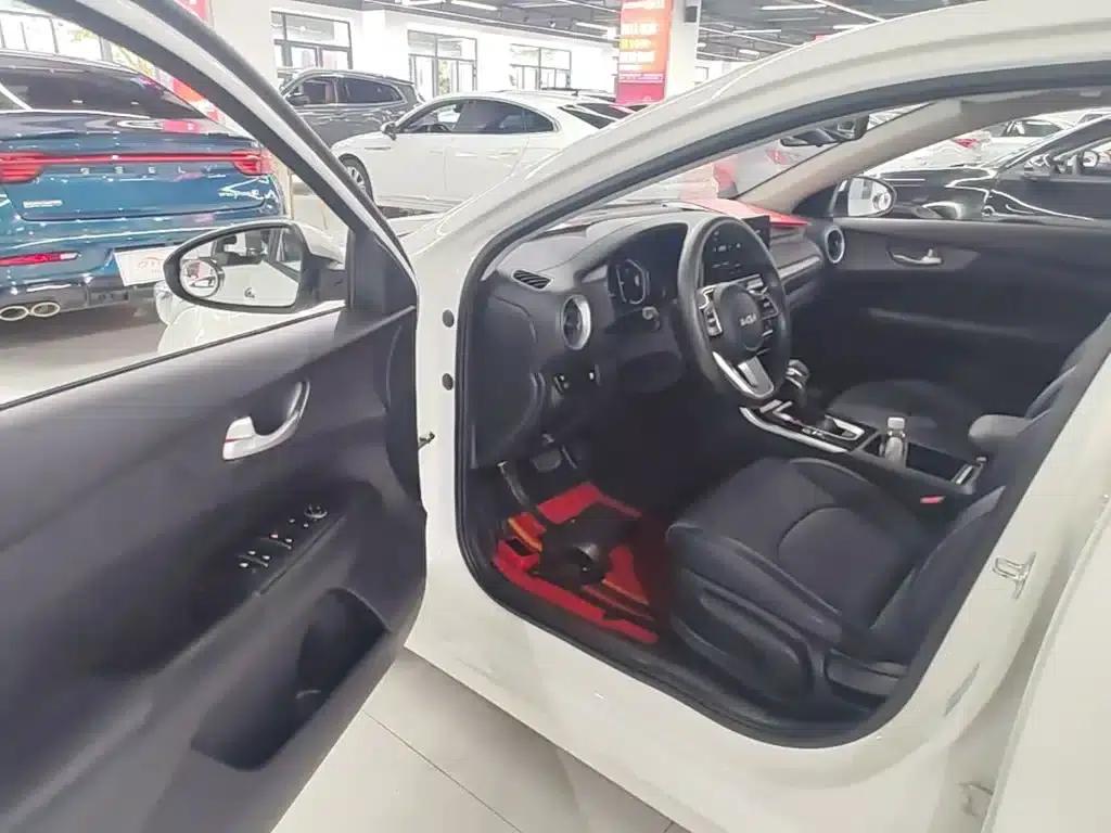 Kia K3 2021 1.5L CVT Youth Edition — миниатюра 16